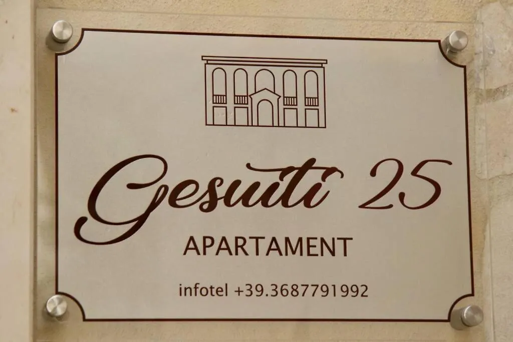 Apartment Gesuiti 25 Bari Italy