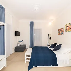https://suite-caronda.taorminaitalyhotels.com